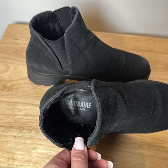 Cushionaire Women’s Black Portia Lug Bootie Faux Suede size 9M - Picture 10 of 10
